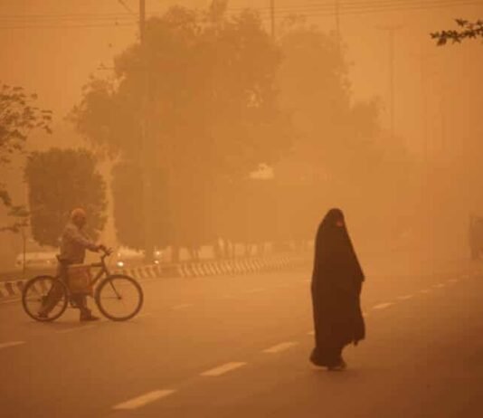 Is the Philippines hotter than India?